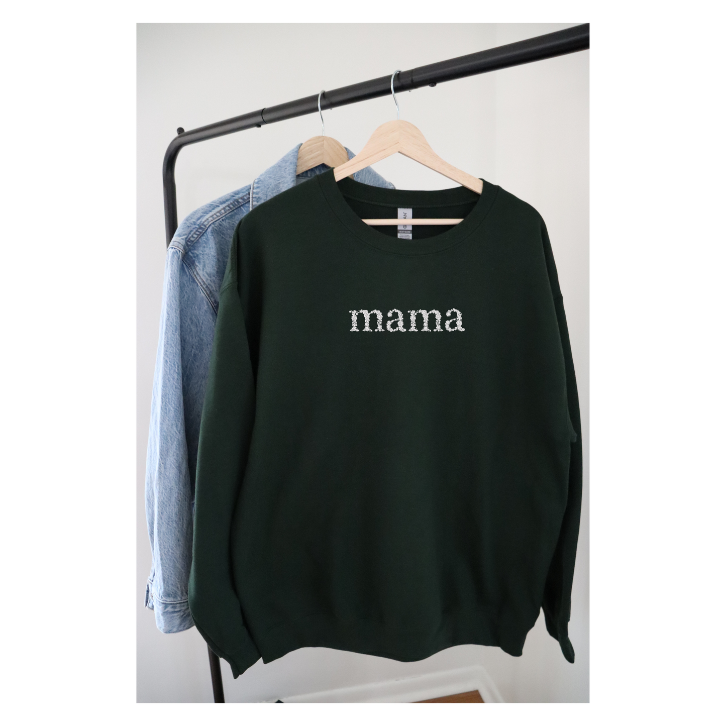 Floral "mama" Crew | Gildan